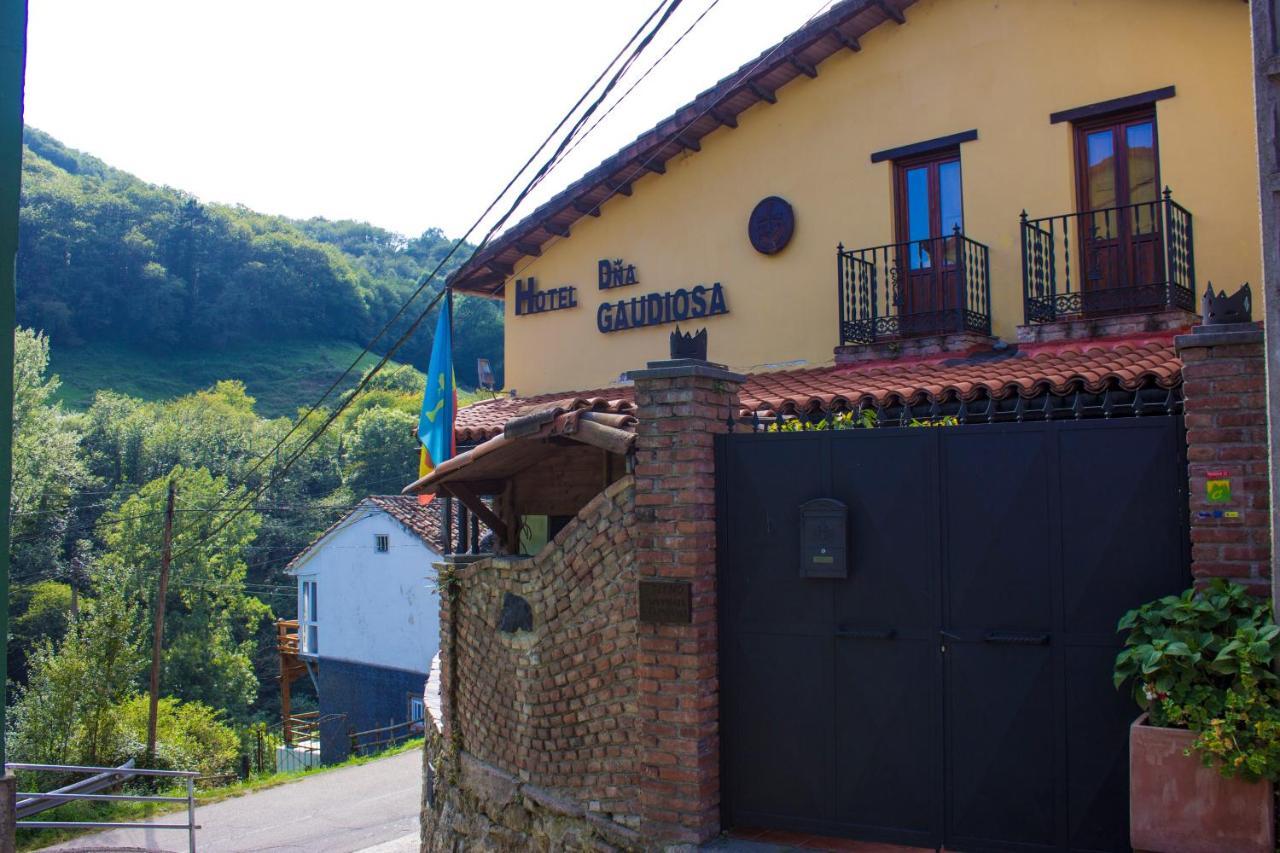 Hotel Dona Gaudiosa 폴라데레나 외부 사진